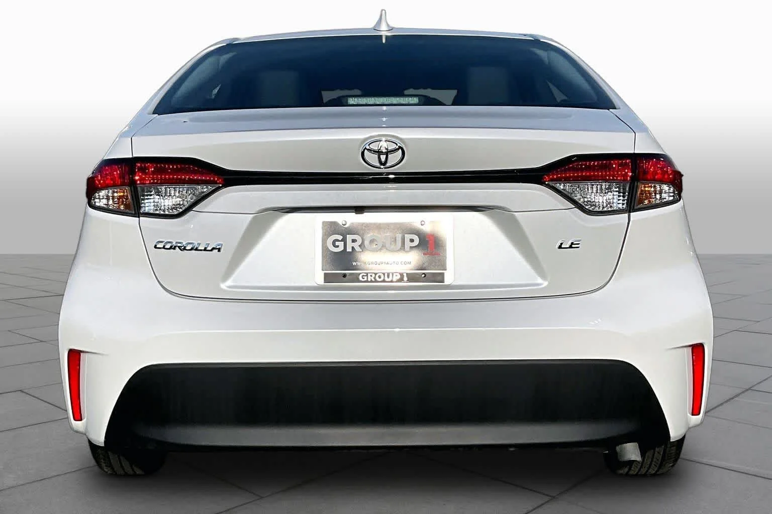 Used 2025 Wind Chill Pearl Toyota LE image 5