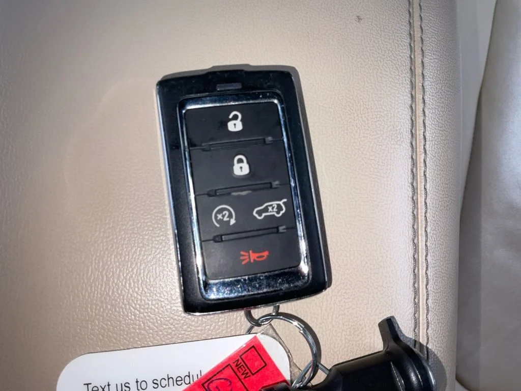 Used 2023 White Jeep Limited image 37