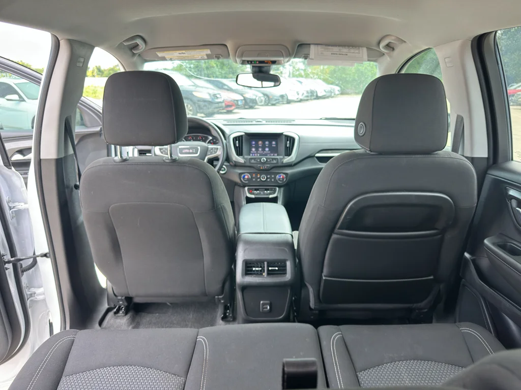 Used 2022 Summit White GMC SLE image 22
