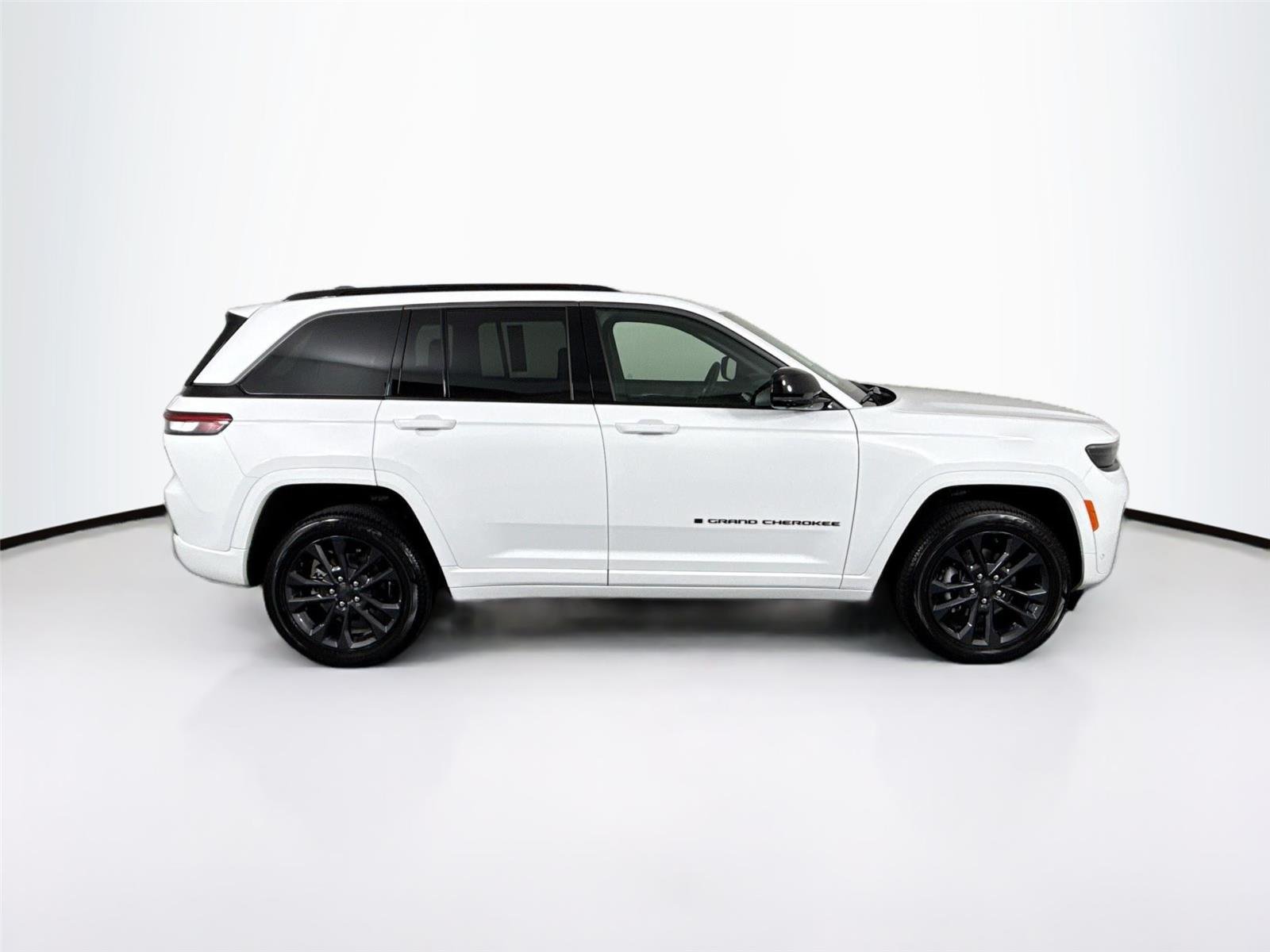 Used 2026 Bright White Clearcoat Jeep Limited Reserve image 11