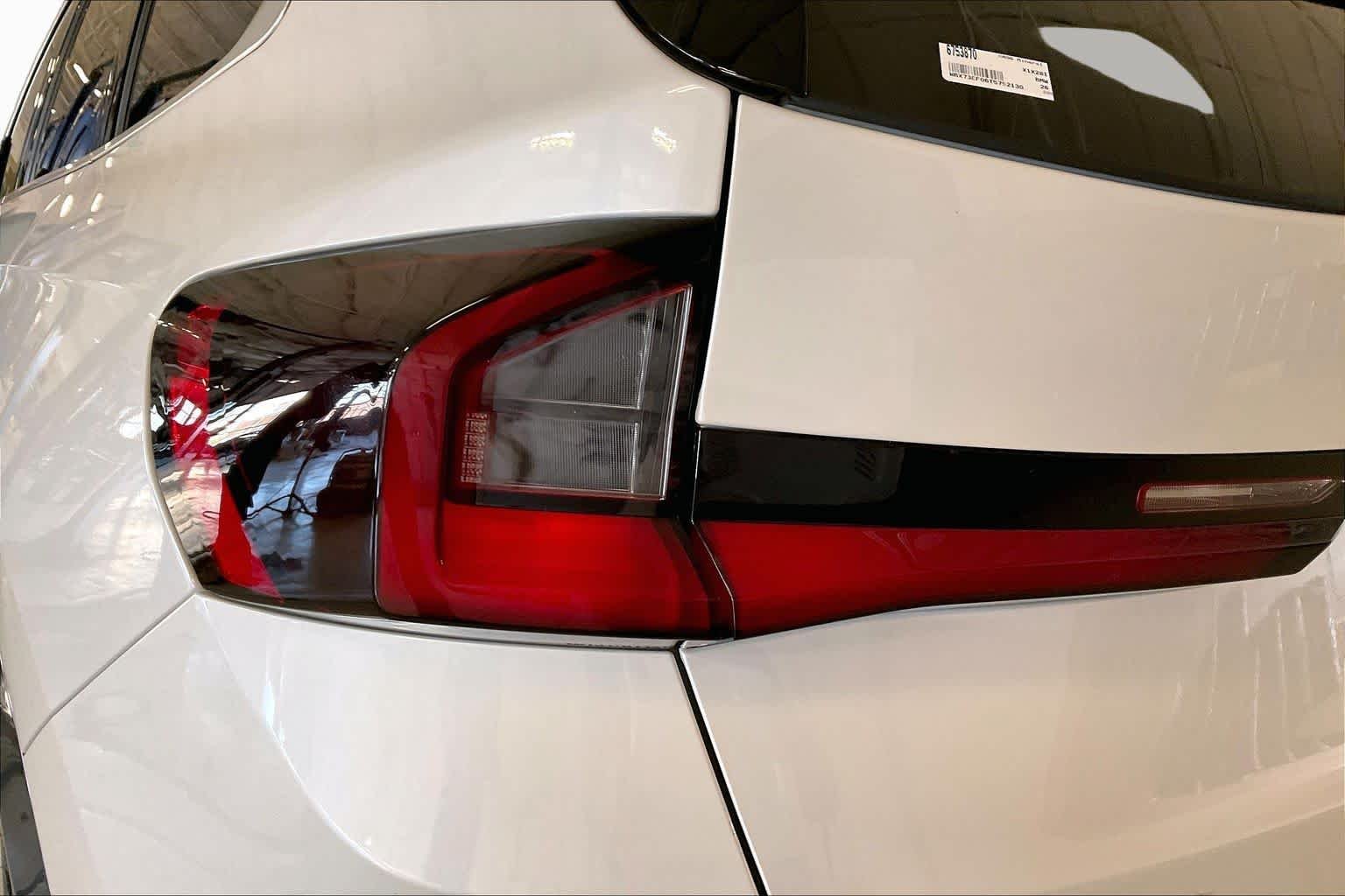 New 2026 Mineral White Metallic BMW xDrive28i image 14