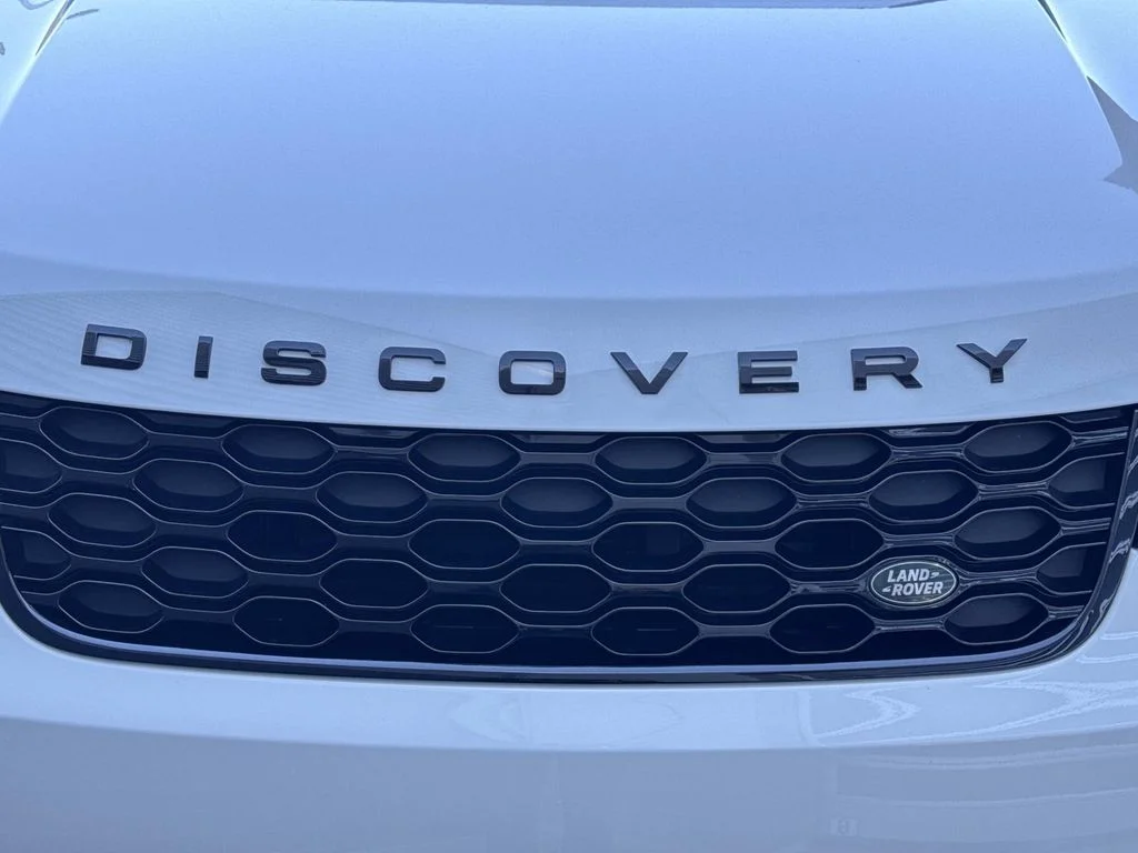 Certified Used 2025 White Land Rover Dynamic SE image 10