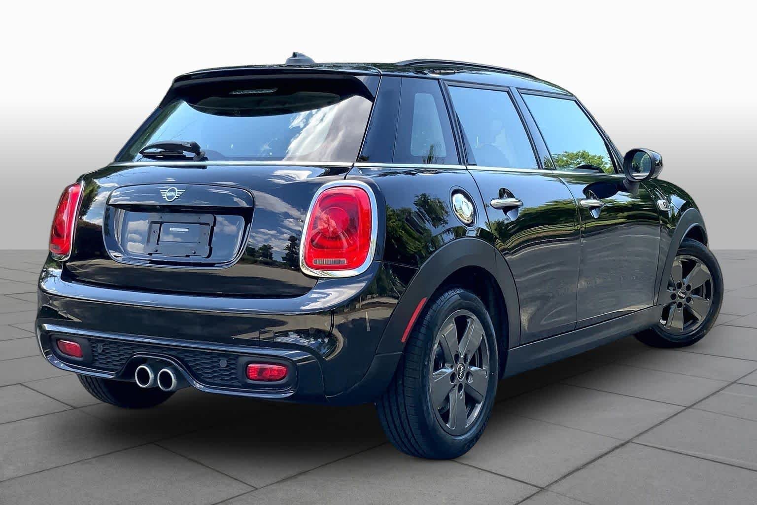 Used 2021 Midnight Black Metallic MINI Cooper S image 11