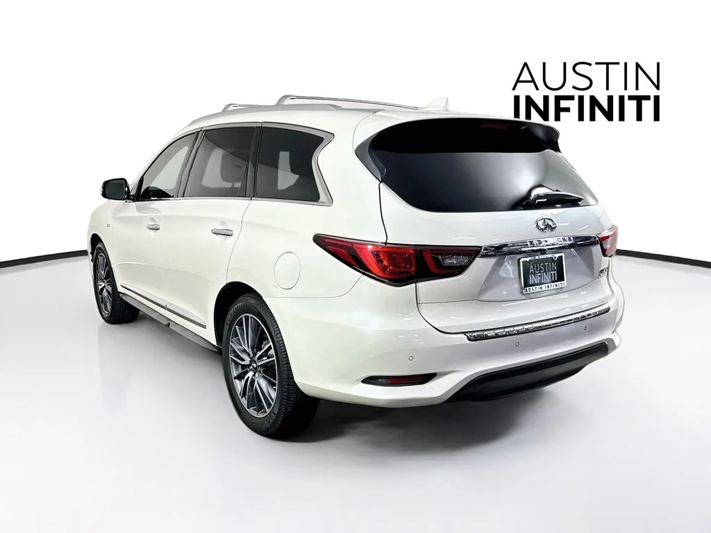 Certified Used 2019 White INFINITI LUXE image 5