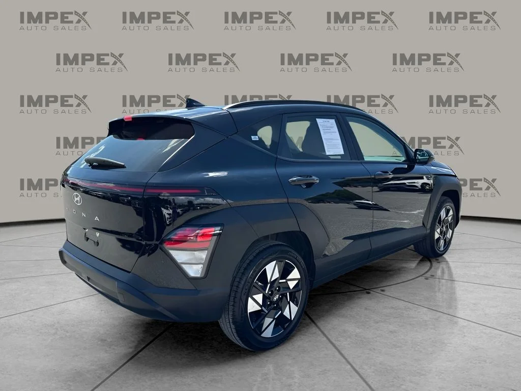 Used 2025 Black Hyundai SEL image 5