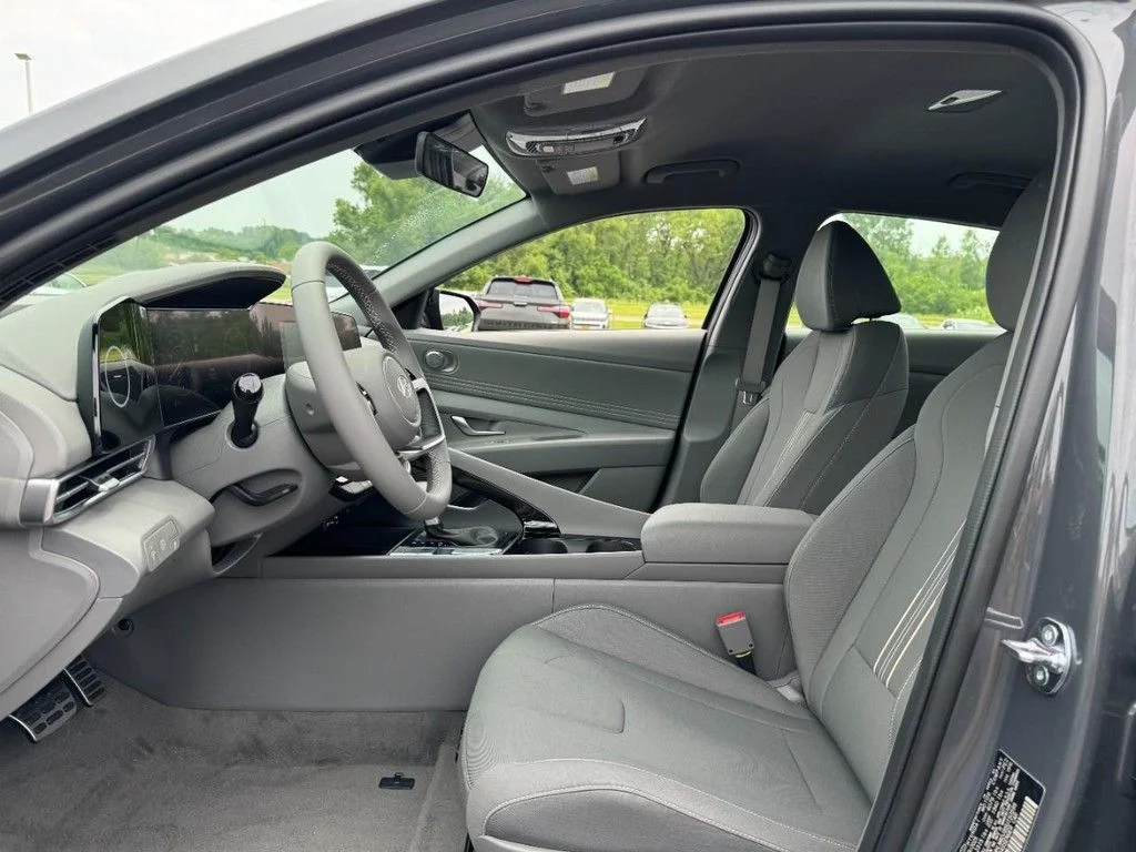 2025 Hyundai Elantra Blue - Photo 12