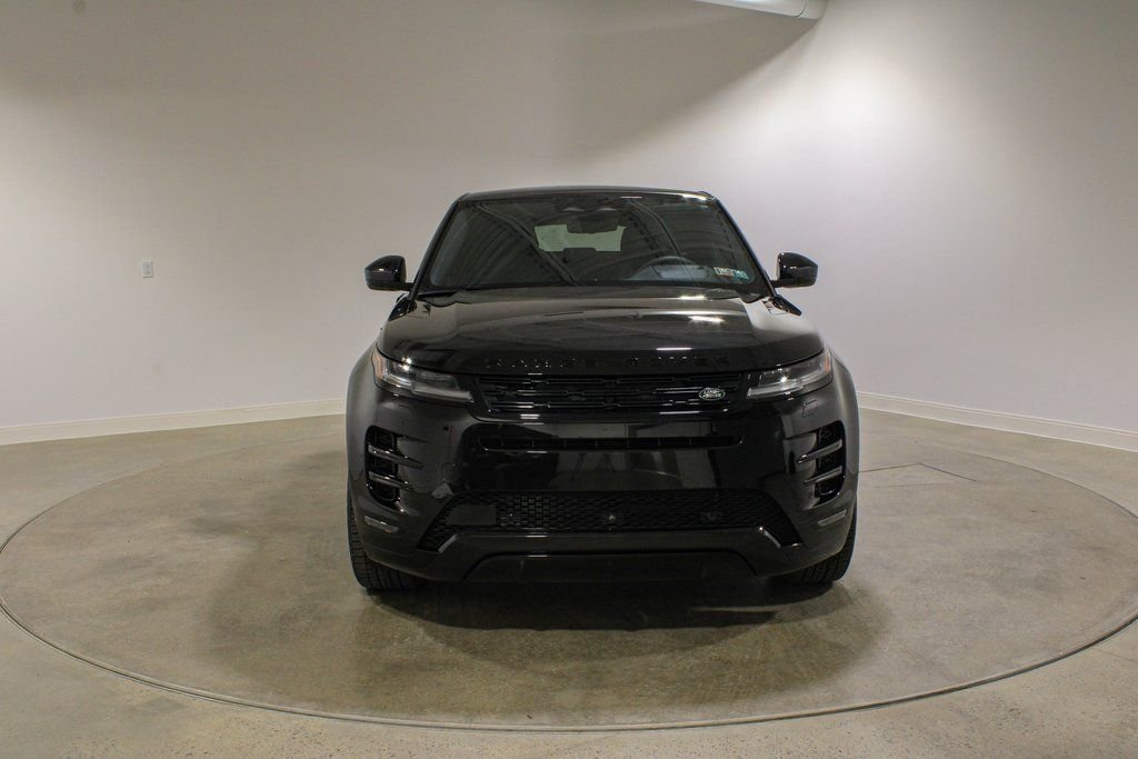 Certified Used 2025 Santorini Black Metallic Land Rover Dynamic image 8