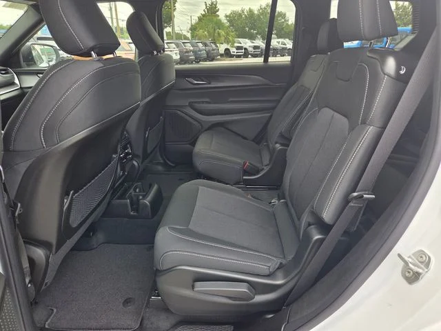 New 2026 Bright White Clear-Coat Exterior Paint Jeep Laredo image 5