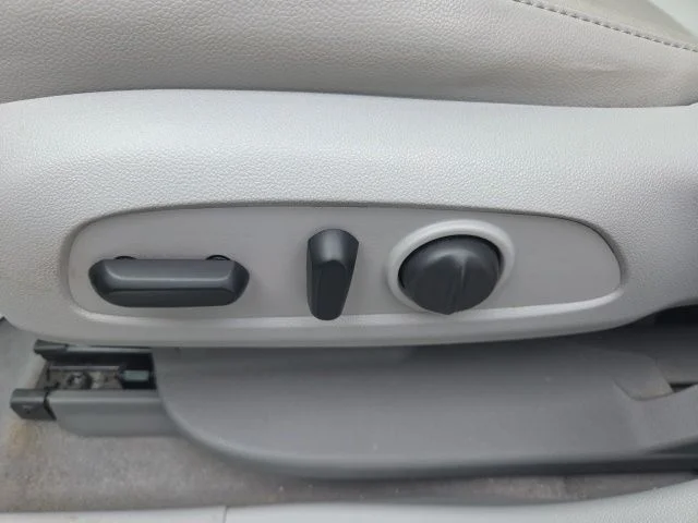 Used 2019 White GMC SLT-2 image 13