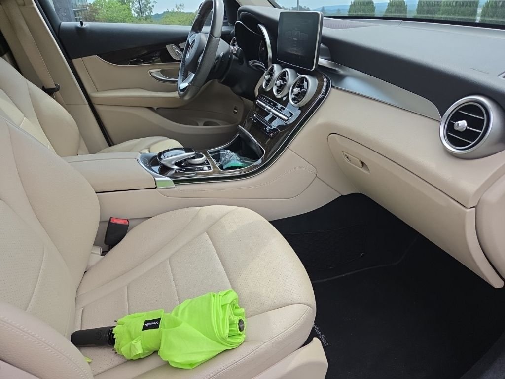 Used 2016 Lunar Blue Metallic Mercedes-Benz GLC 300 image 12