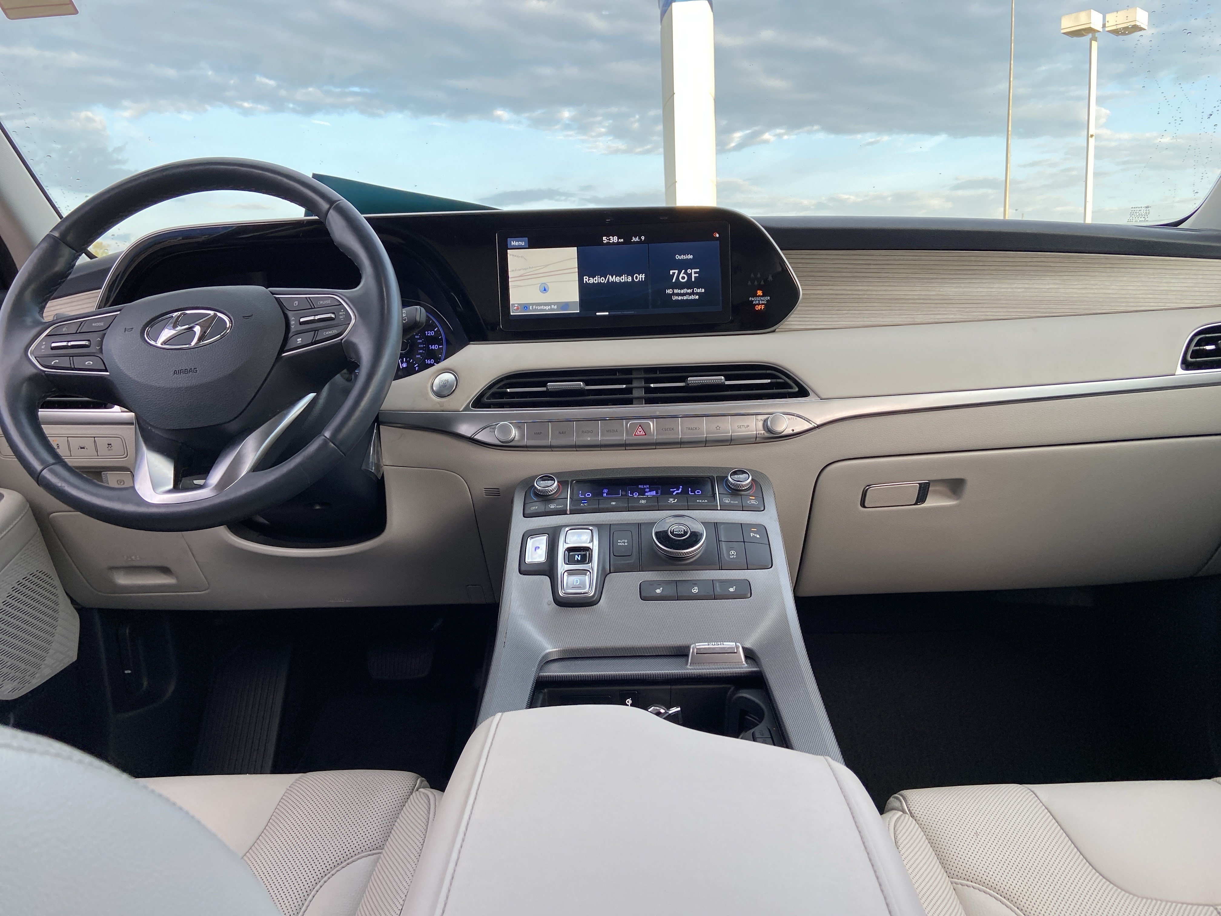Used 2020 Hyper White Hyundai SEL image 15