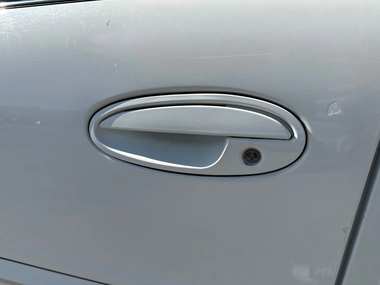 Used 2005 White Buick Custom image 9
