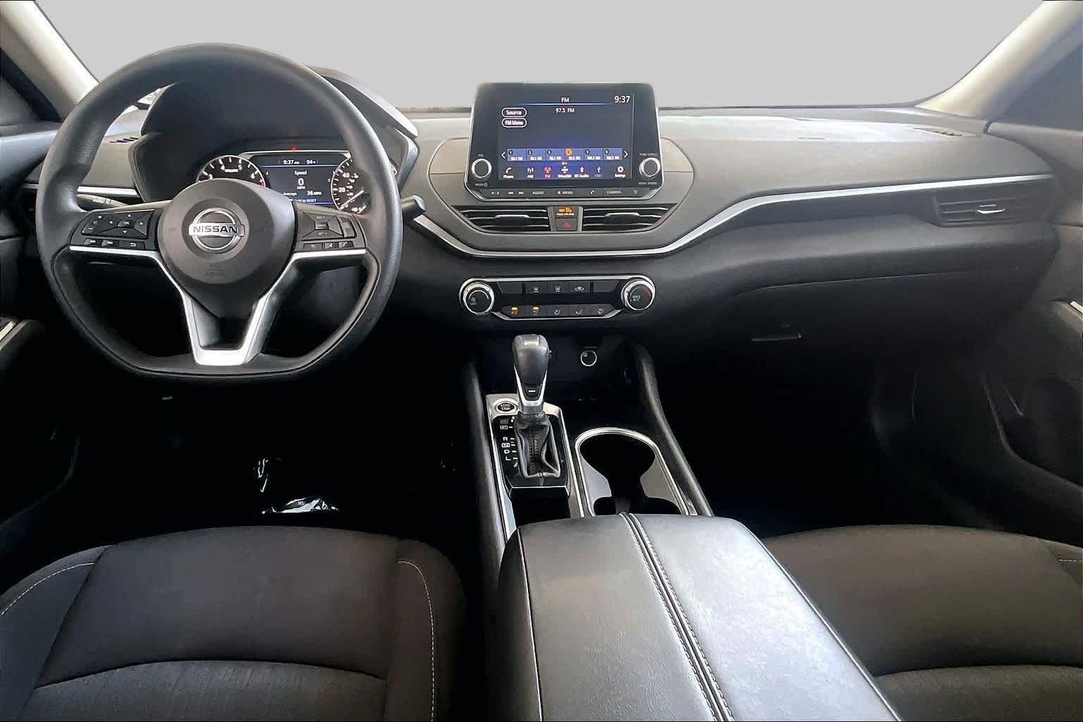 Used 2021 Super Black Nissan 2.5 SV image 14