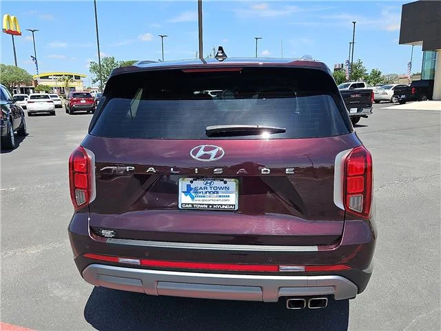 Used 2025 Sierra Burgundy Hyundai SEL Premium Front-Wheel Drive image 4