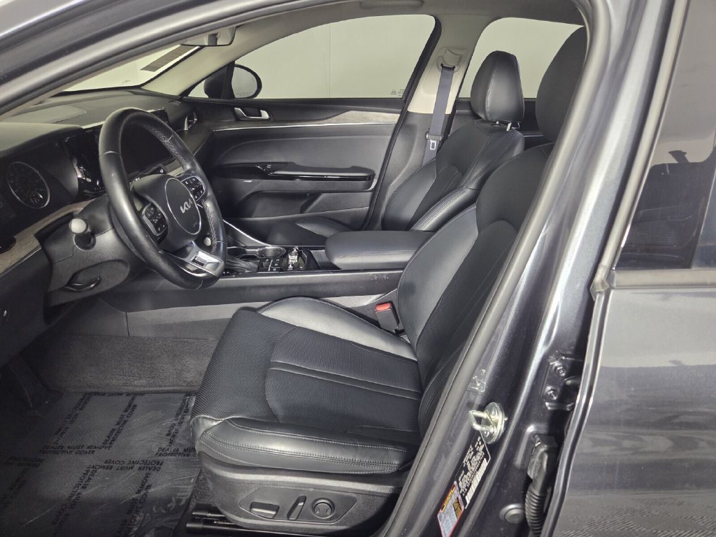 Certified Used 2024 Gravity Gray Kia EX image 9