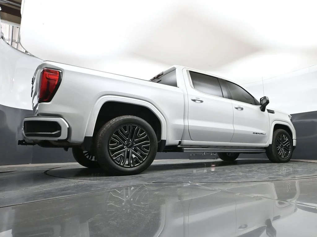 Used 2022 White GMC Denali Ultimate image 48