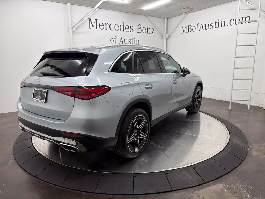 New 2027 Silver Mercedes-Benz GLC 300 image 7