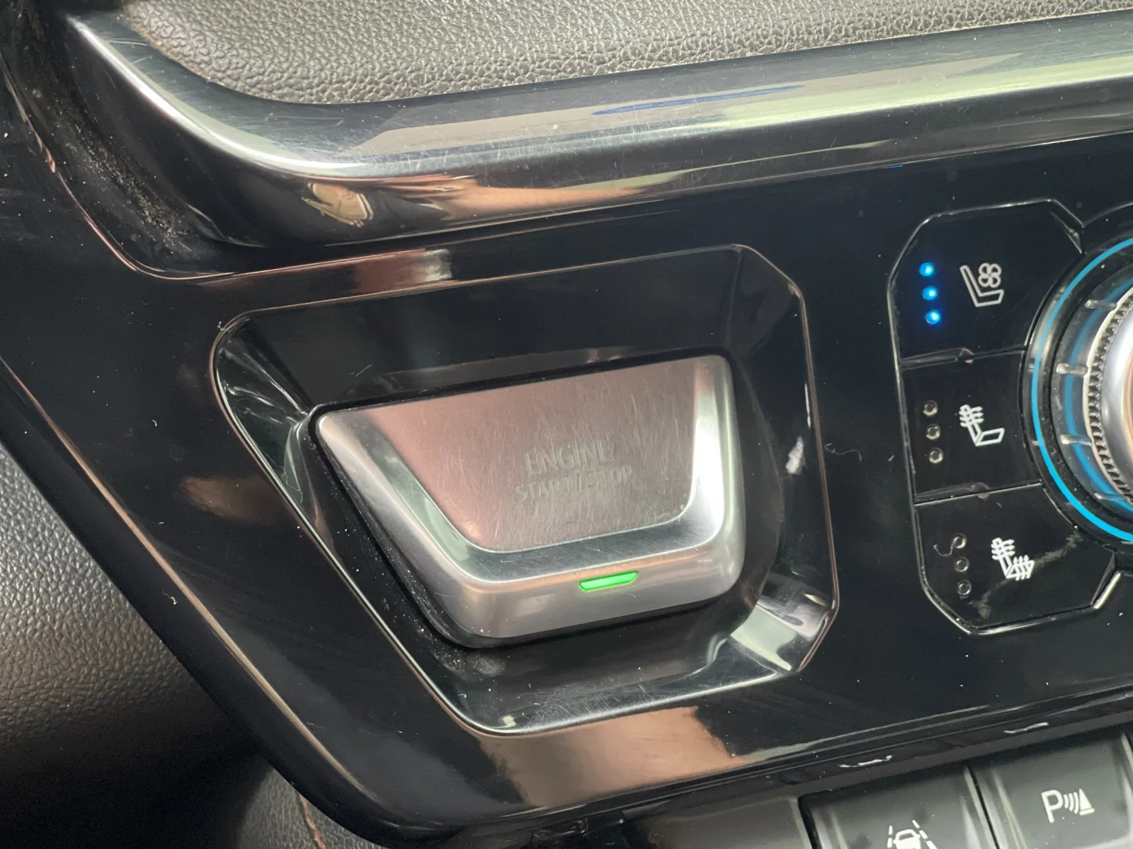 Used 2024 Red GMC AT4 image 25