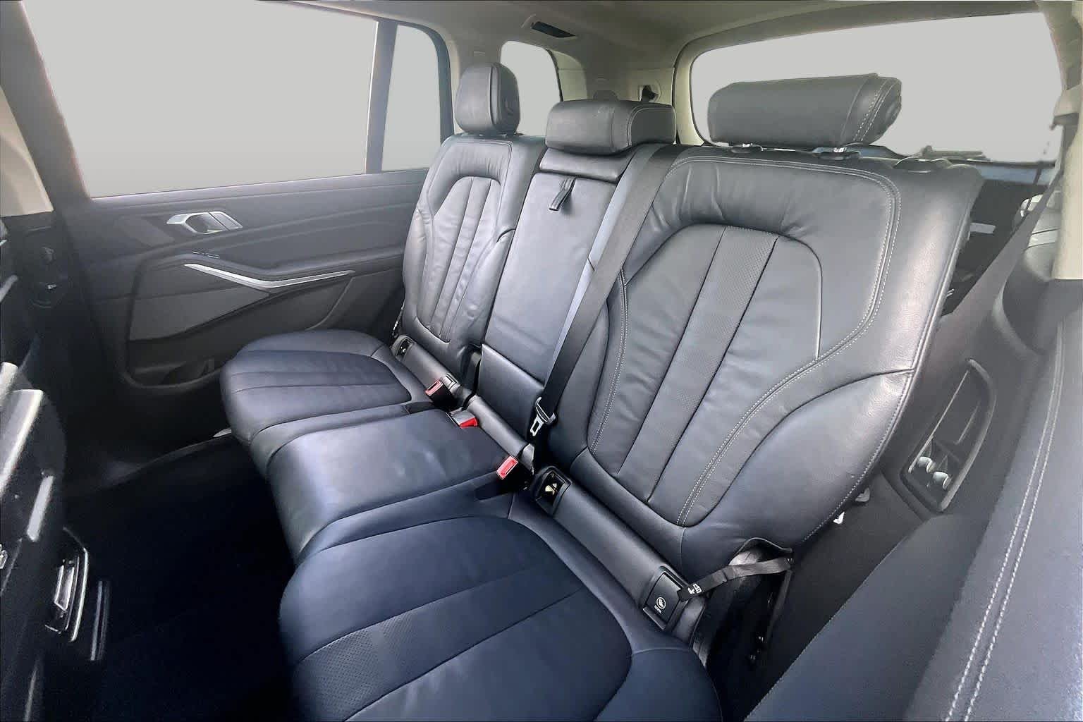 Used 2020 Arctic Gray Metallic BMW xDrive40i image 19