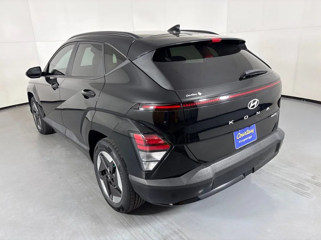 Used 2024 Black Hyundai SEL image 6