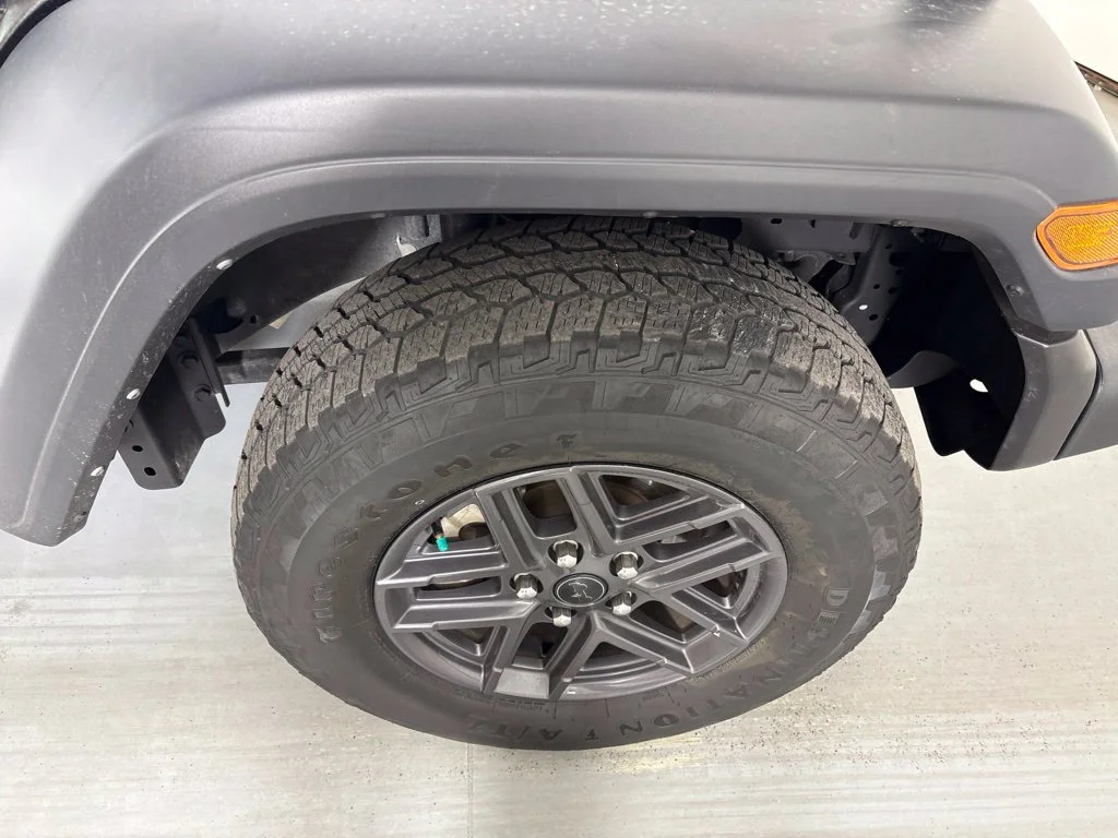 Used 2024 White Jeep Sport S image 14