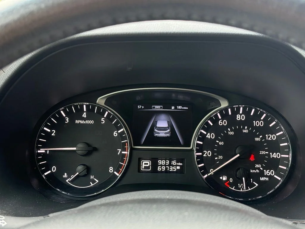 Used 2015 White Nissan SV image 10