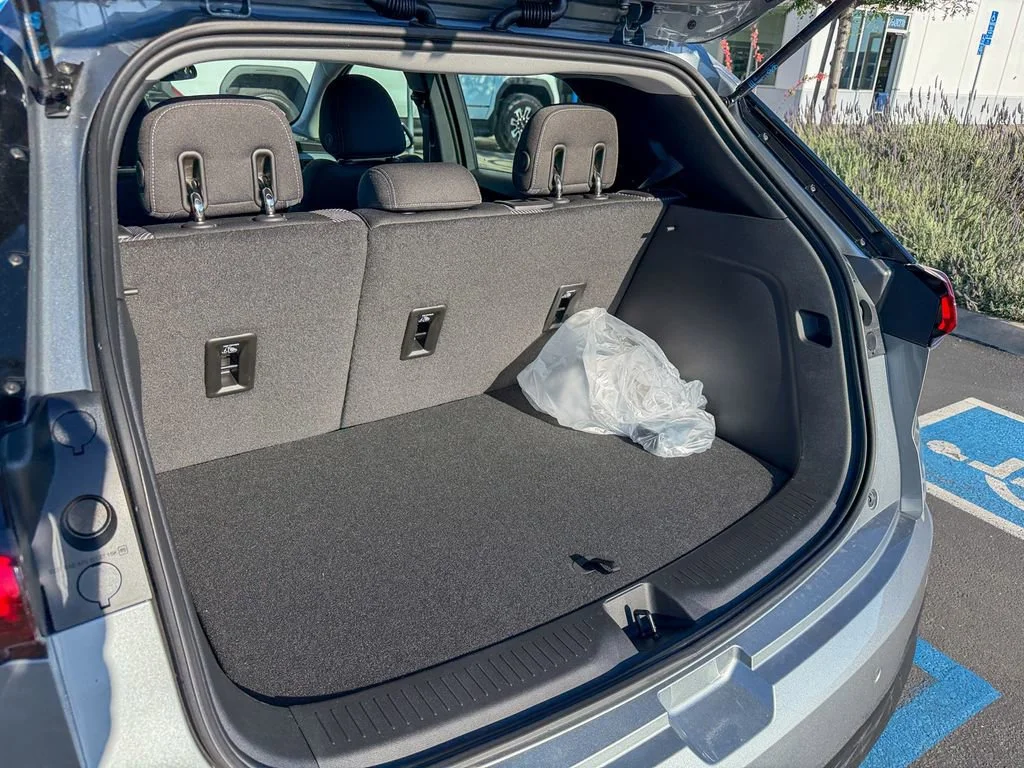 New 2027 Sterling Grey Metallic Chevrolet LT image 23