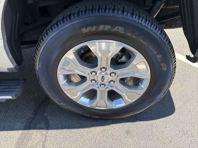 Used 2022 Silver Ford Platinum image 27
