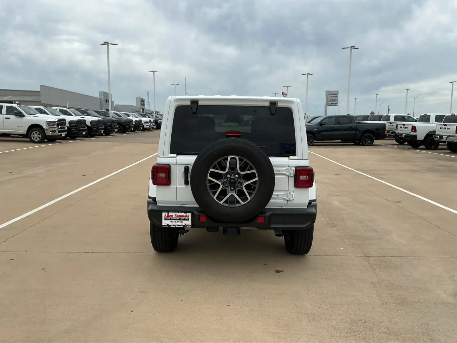 Used 2024 Bright White Clearcoat Jeep Sahara image 8