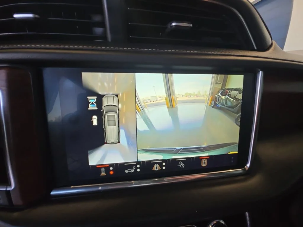 Used 2023 FROSTED PINE METALLIC GMC Denali Ultimate image 22