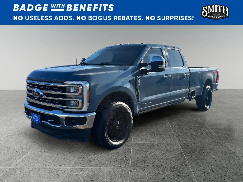 Used 2023 Azure Gray Metallic Ford LARIAT image 8