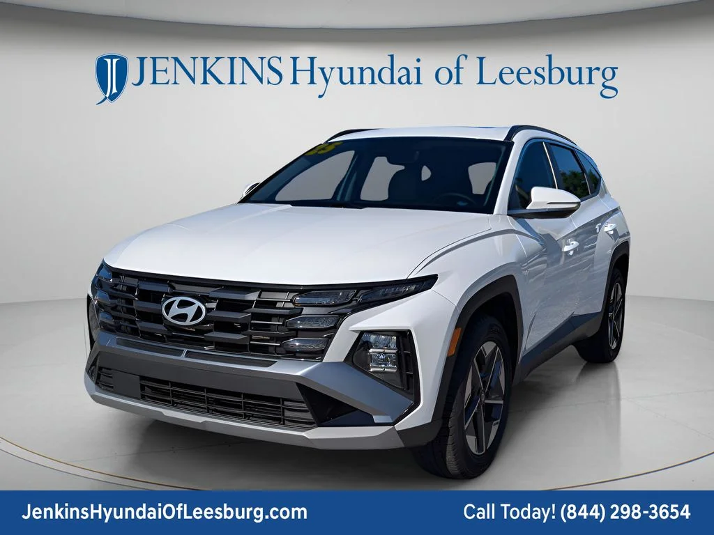 Used 2025 White Hyundai SEL Convenience image 10