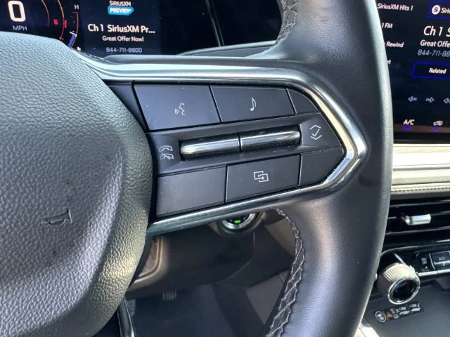 Used 2025 White Chevrolet LT image 49