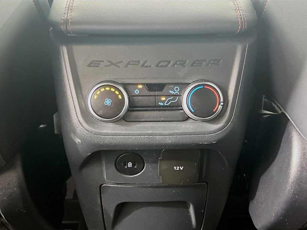 Used 2025 Carbonized Gray Metallic Ford ST-Line image 25