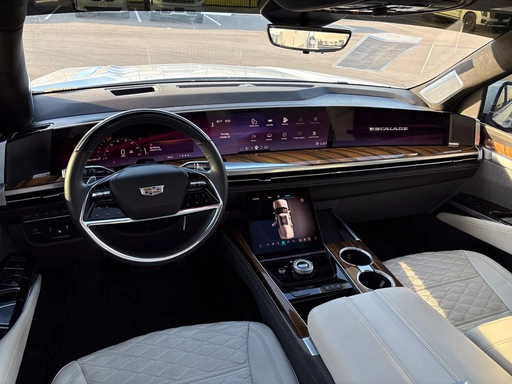 Used 2025 Crystal White Tricoat Cadillac Sport Platinum image 3