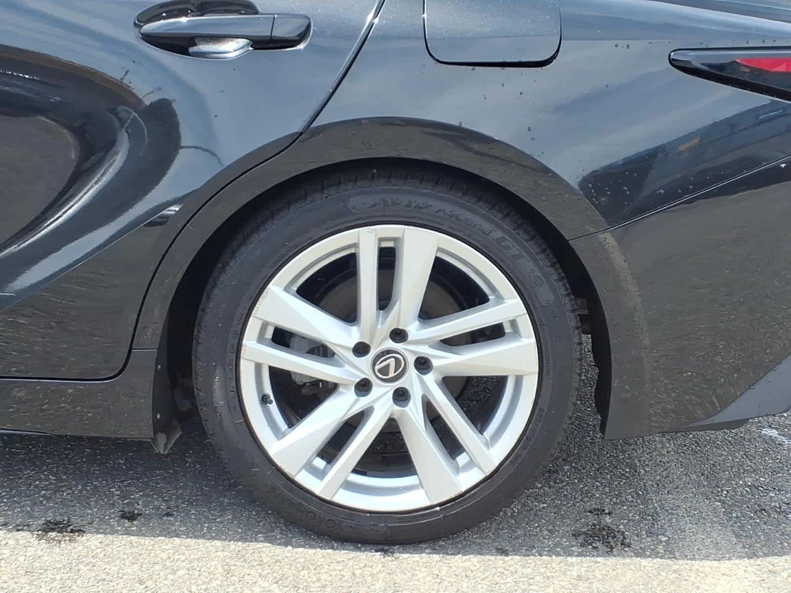 2023 Lexus IS 300 - Photo 9