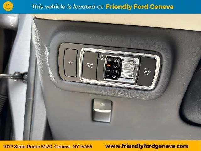 Used 2024 Gray Metallic Lincoln Reserve image 18