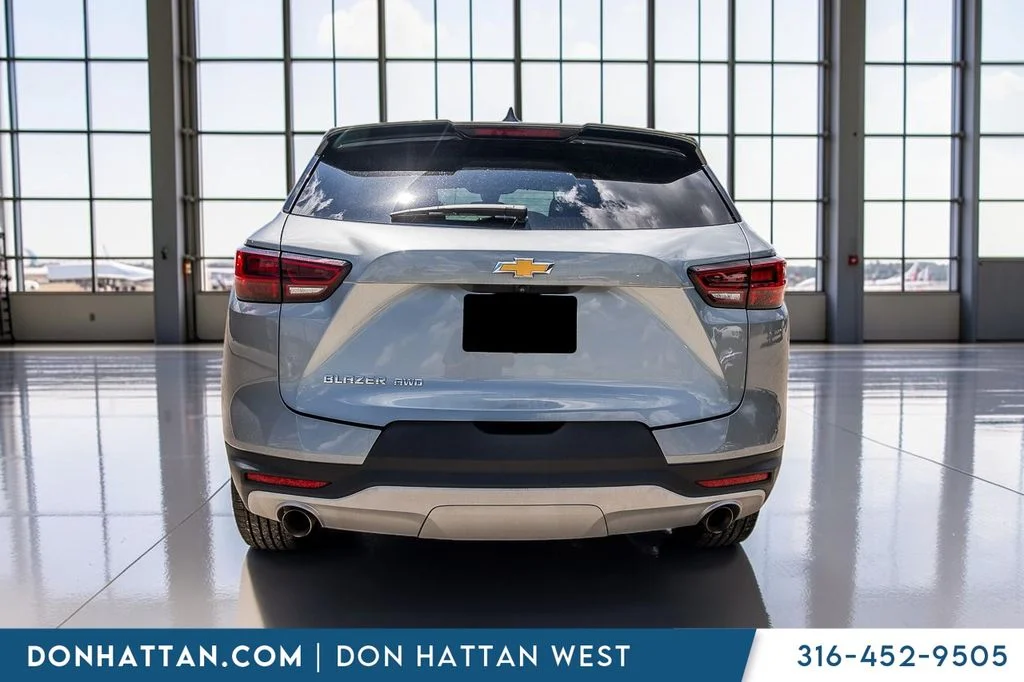 Used 2025 Gray Chevrolet LT image 34