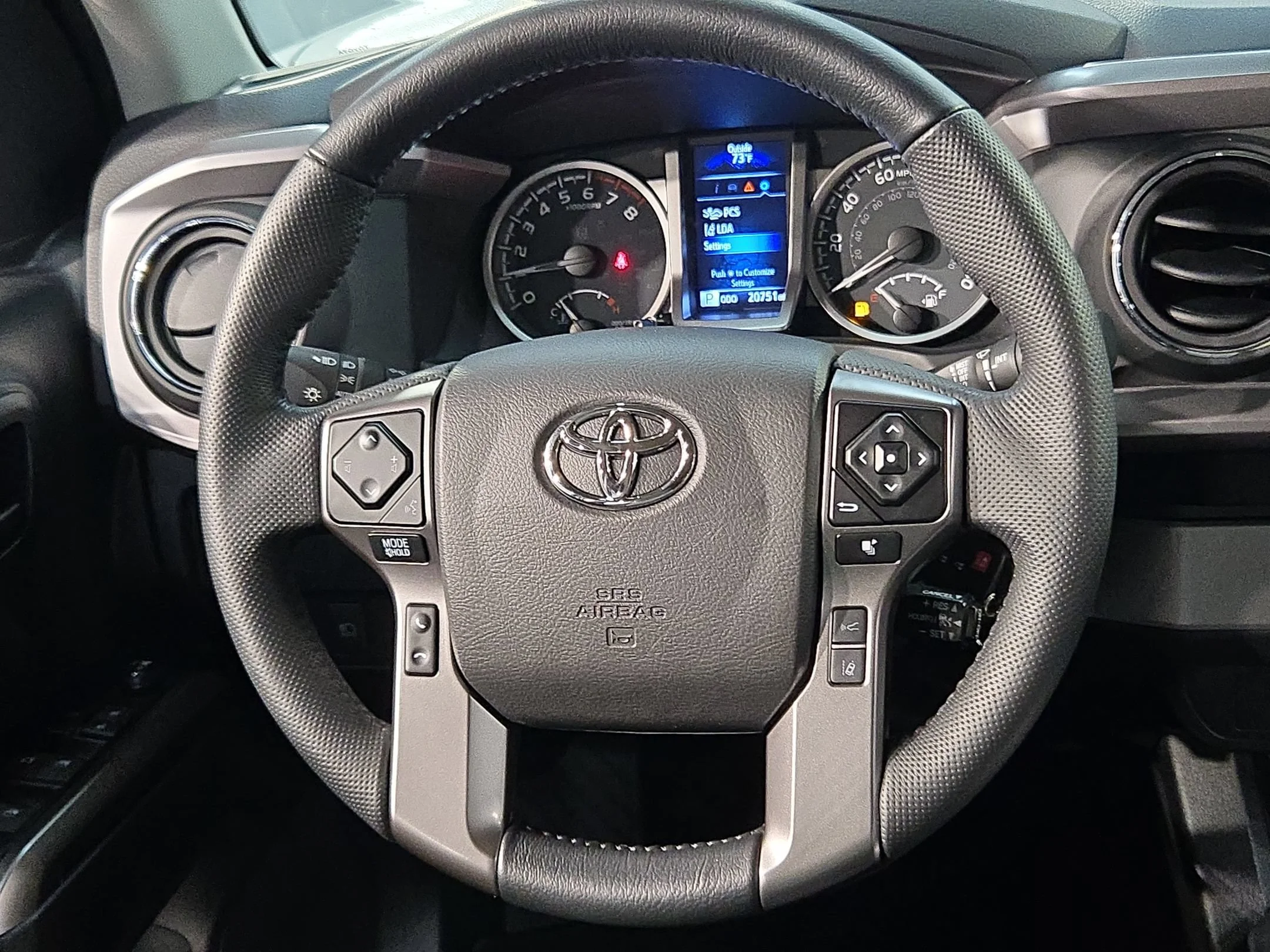 Used 2022 White Toyota SR5 image 25