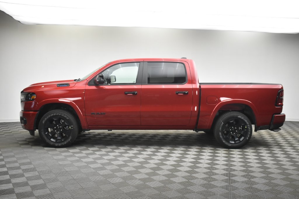 New 2027 Molten Red Pearl-Coat Exterior Paint RAM Big Horn/Lone Star image 15