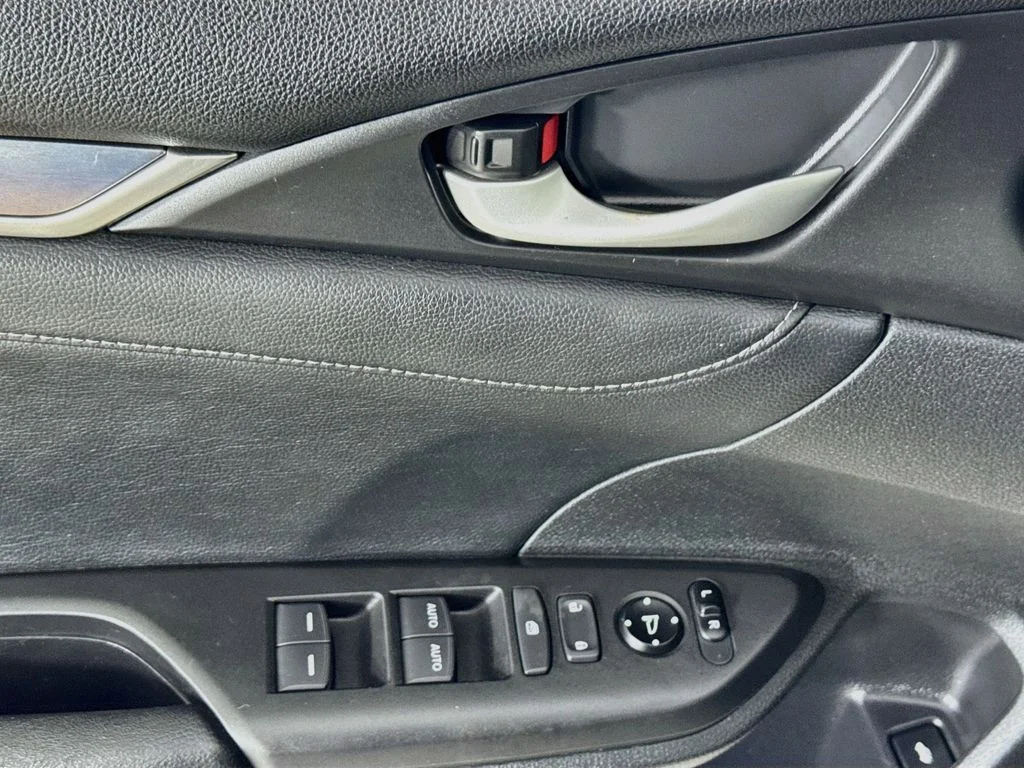 Used 2018 Black Honda Touring image 21