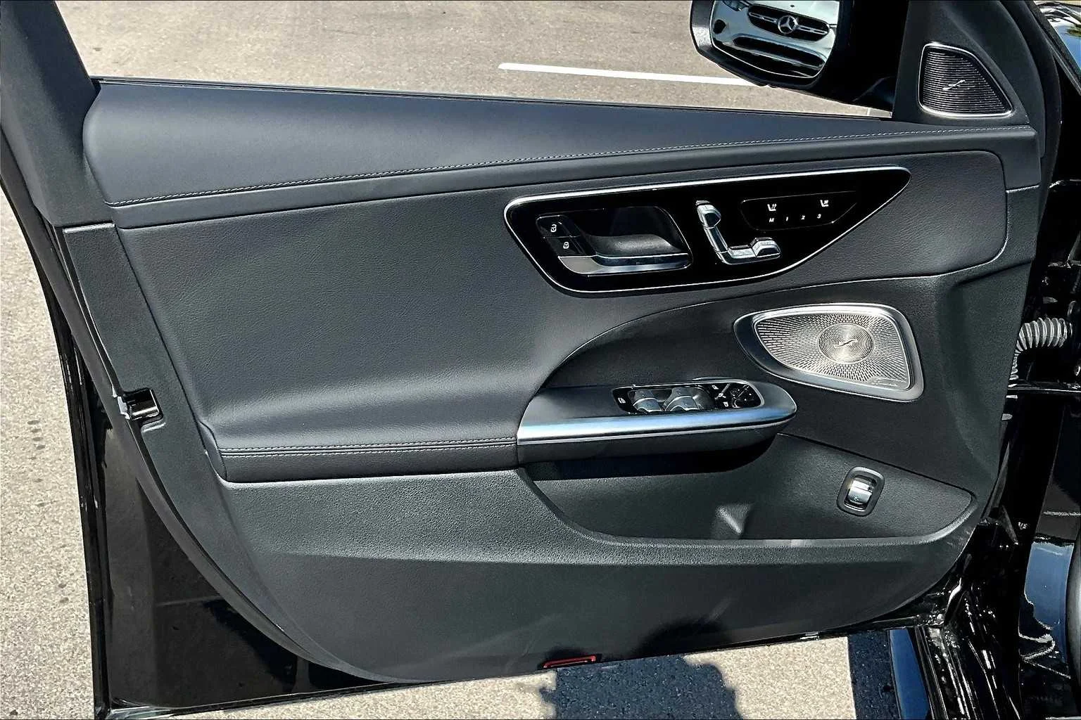 2025 Mercedes-Benz C-Class Sedan C 300 - Photo 10