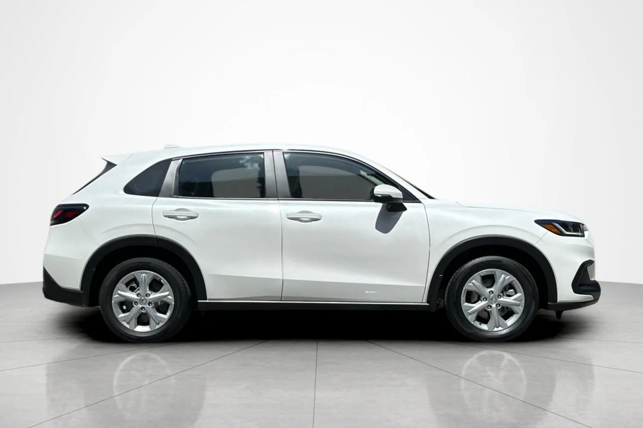 Used 2025 Platinum White Pearl Honda LX image 6