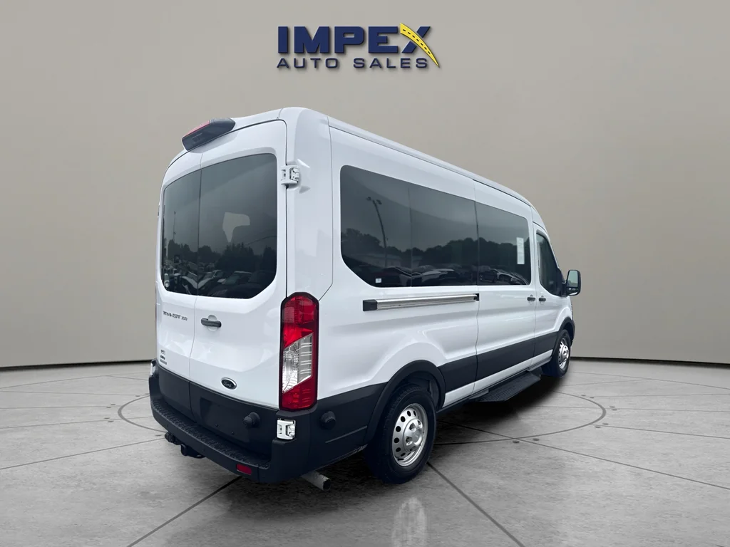 Used 2024 White Ford XL image 3