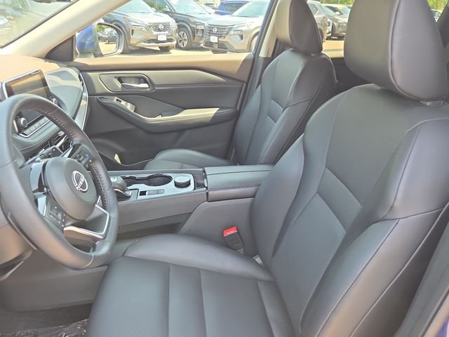 Used 2023 Caspian Blue Metallic Nissan SV image 32