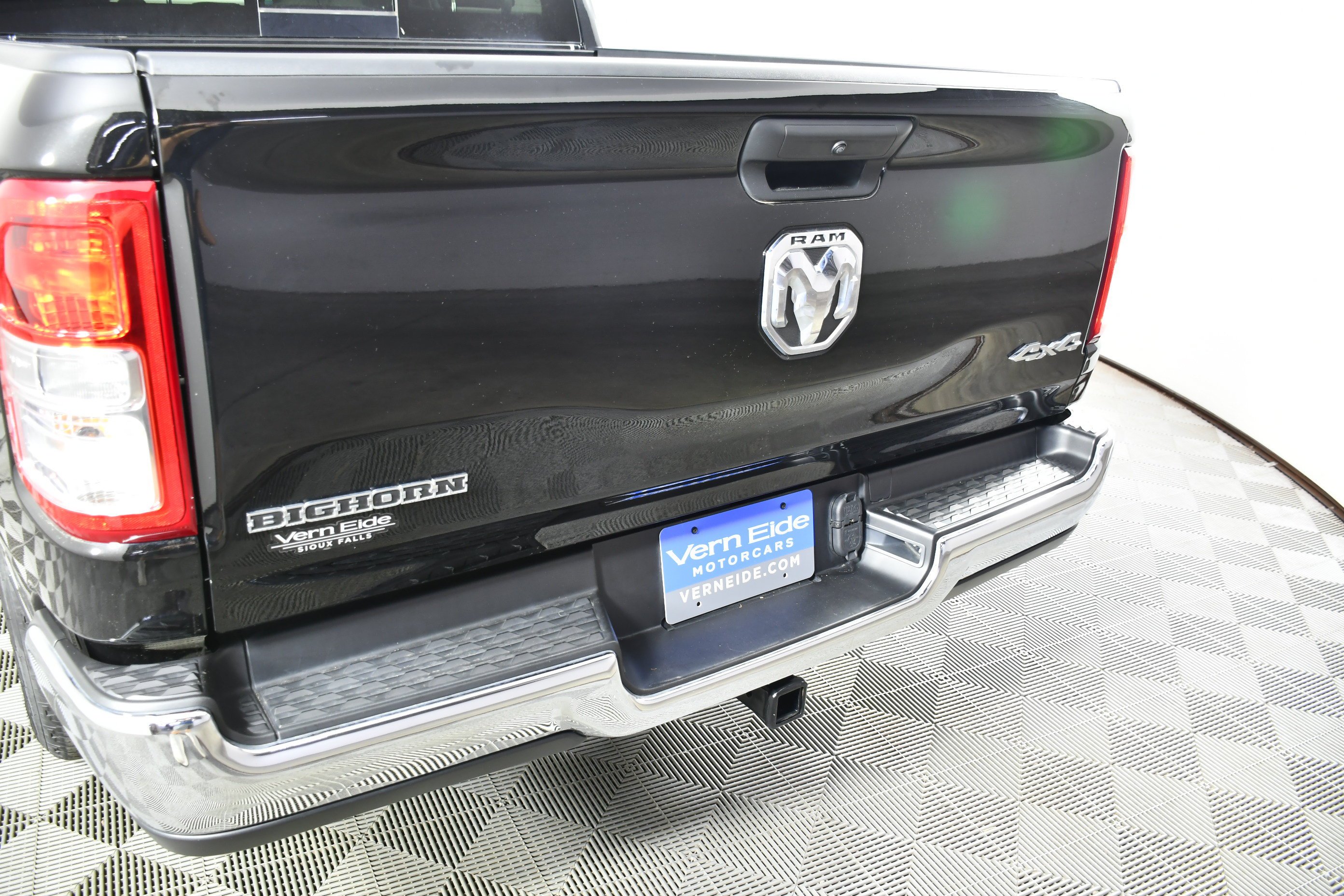 Used 2023 Diamond Black Crystal Pearlcoat Ram Big Horn image 15