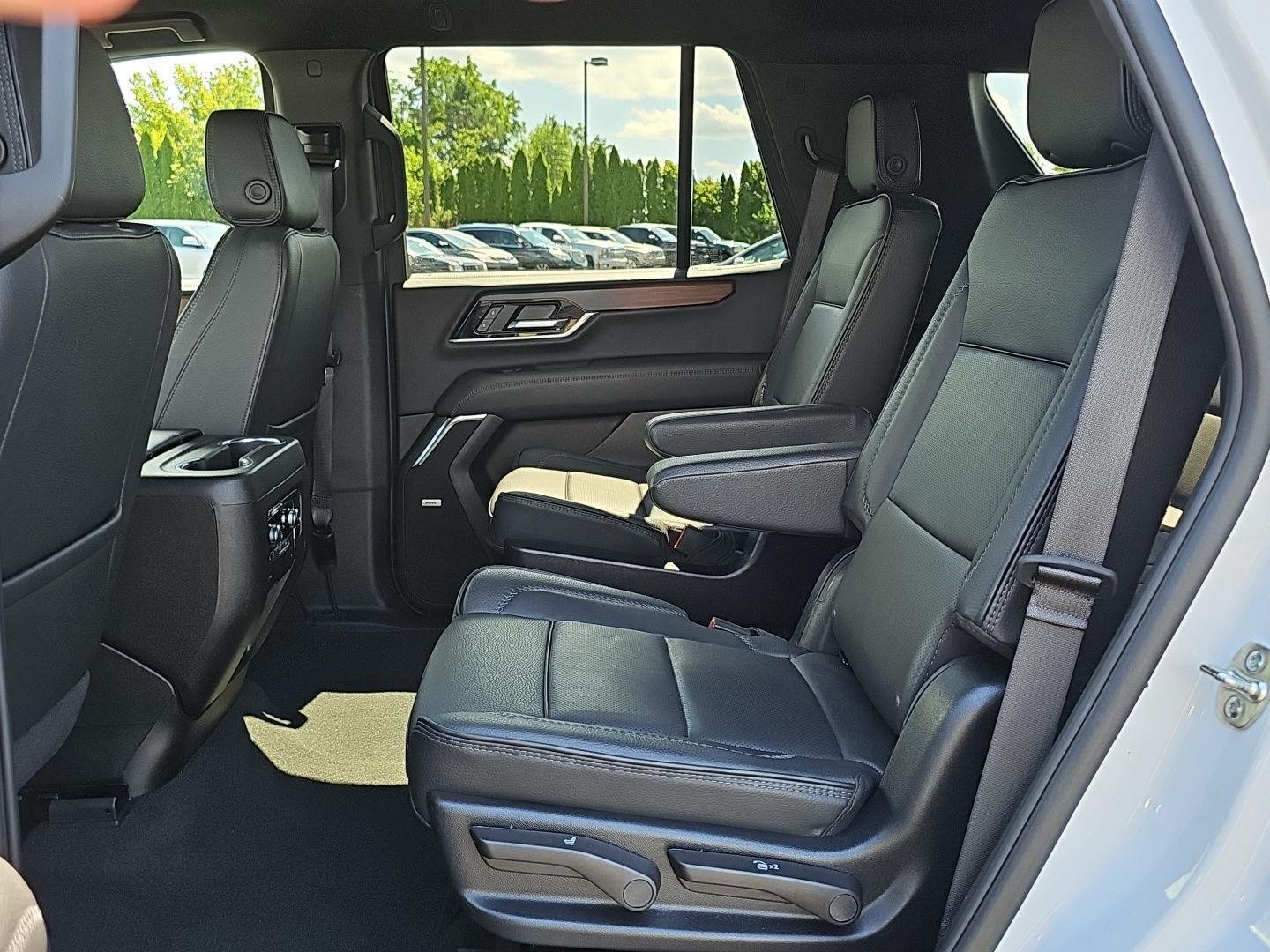Used 2025 Summit White GMC Denali image 27