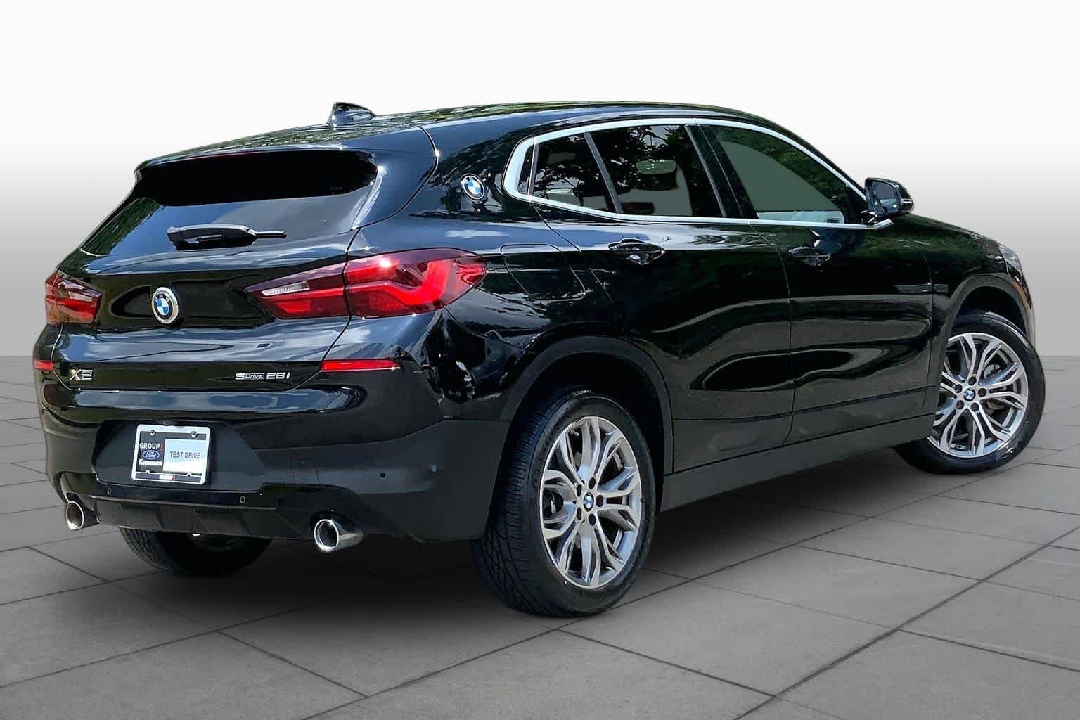 Used 2022 Jet Black BMW sDrive28i image 13
