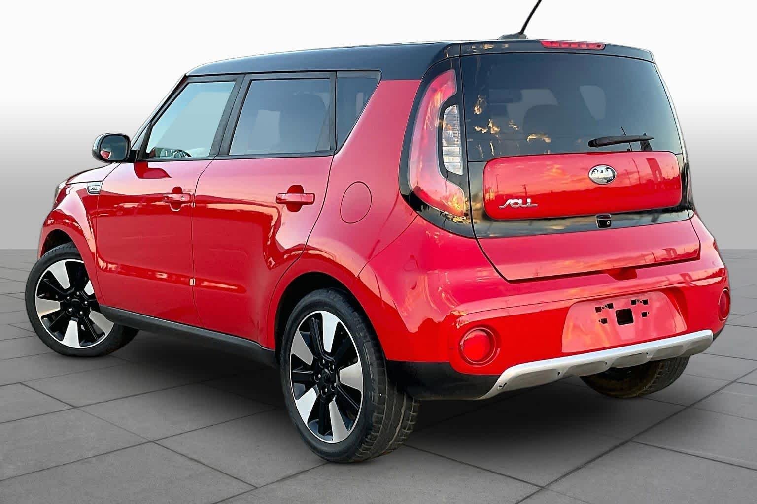 Used 2018 Inferno Red w/Black Roof Kia + image 10