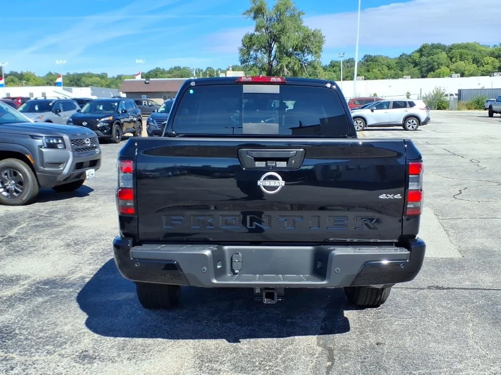 New 2027 Super Black Nissan Crew Cab SV image 4